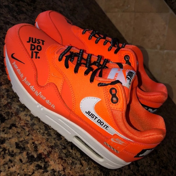 Neon orange Nike airmax 1 size 7.5 - Picture 2 of 8